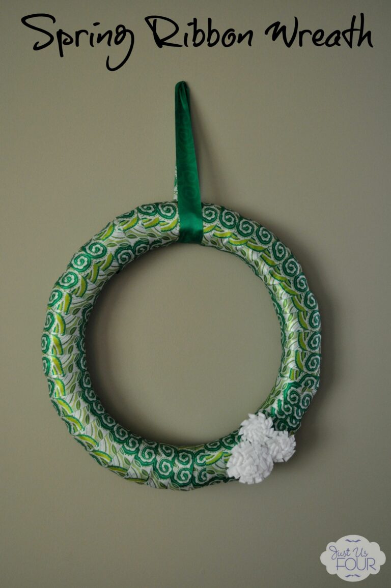 Pinterest Challenge: Ribbon Wreath with Felt Flowers