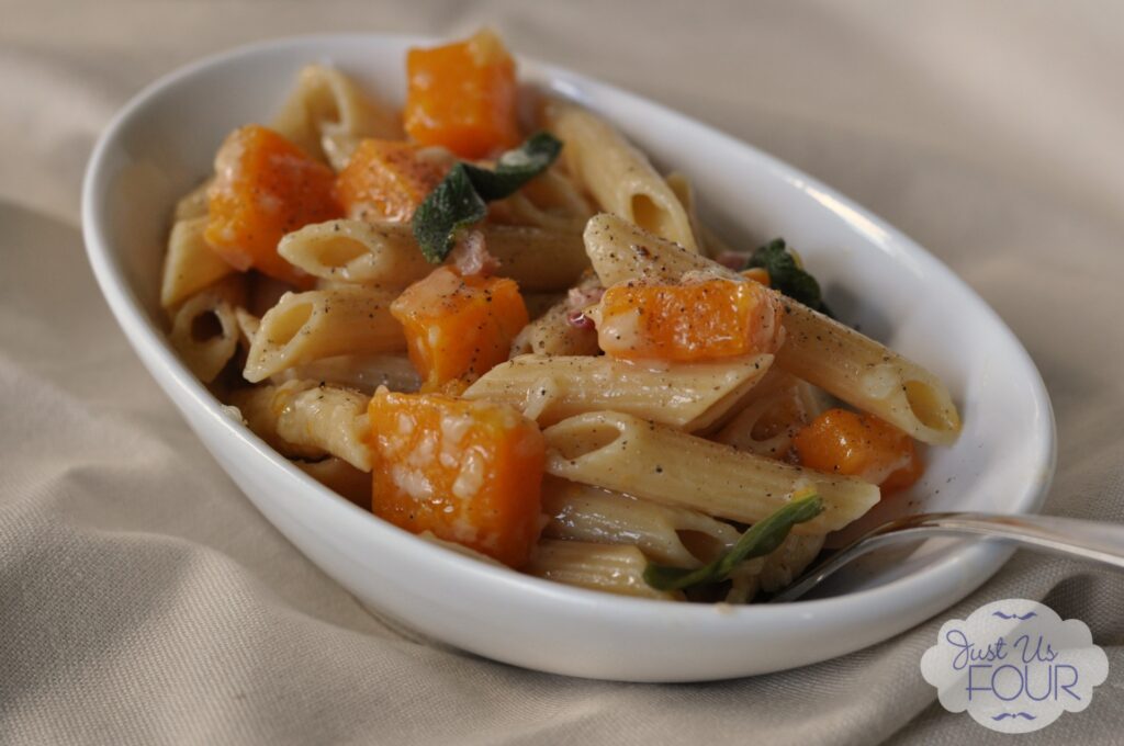 Pasta in Small Bowl Top View_wm