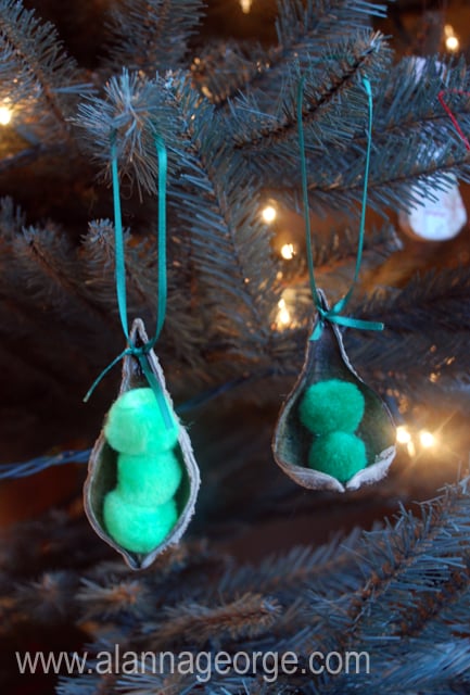 Guest Blogger: Pea in a Pod Ornament