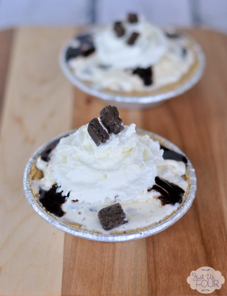 If I serve this for dessert, I know it will be a hit! My family loves Thin Mints so putting it in an ice cream pie is genius. #Cookies2Crunch #cbias