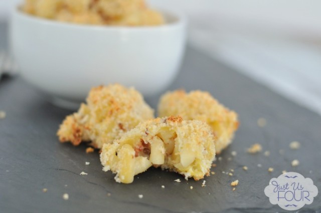 One bite is the perfect party food size. These macaroni and cheese bites will totally be making an appearance at my next party