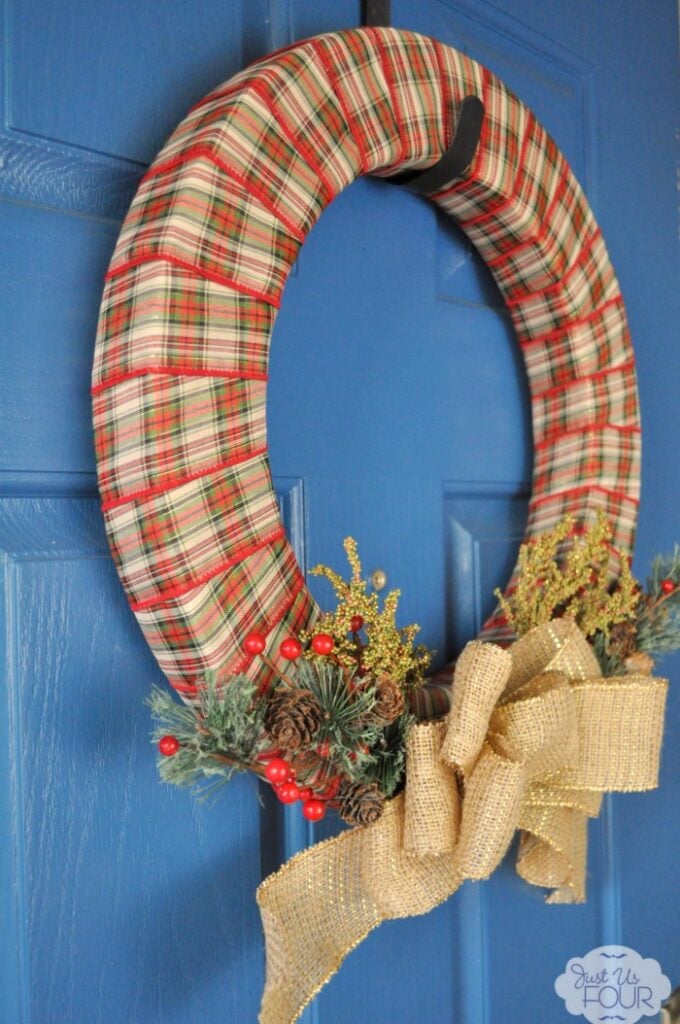 plaid-burlap-christmas-wreath-3