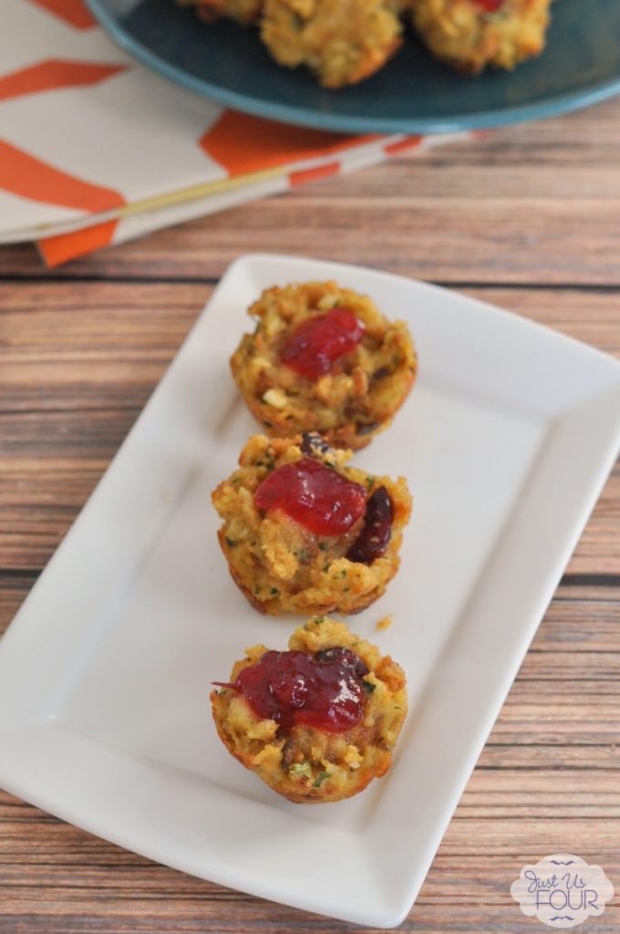 A one bite mini stuffing muffin is an amazing idea for Thanksgiving.