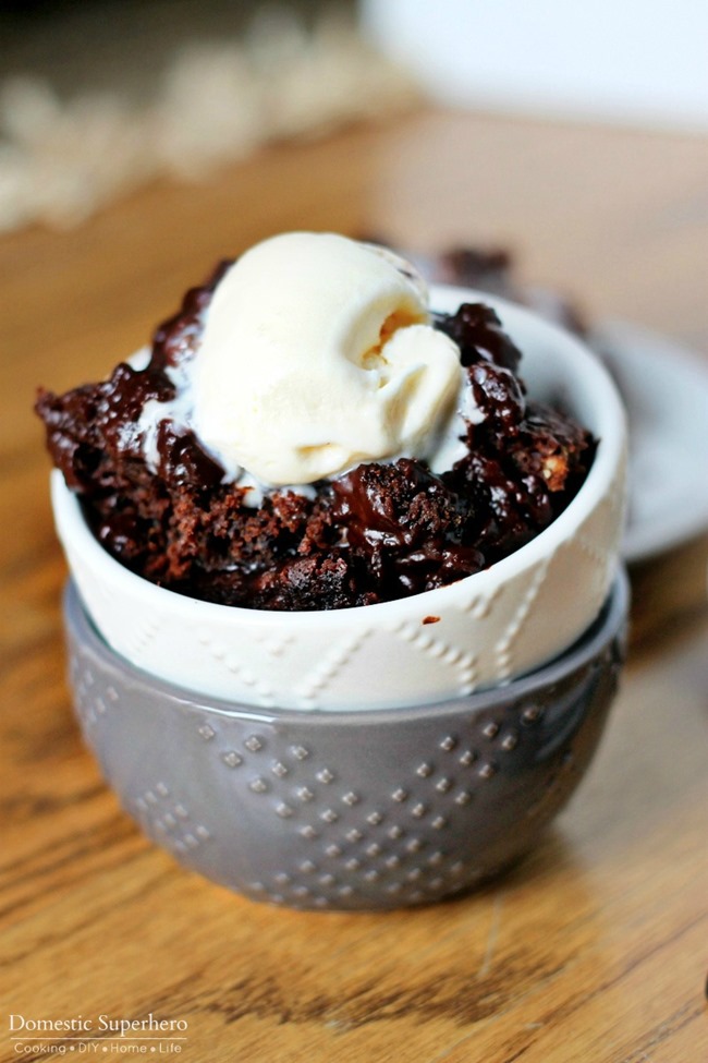 Easy Slow Cooker Chocolate Lava Cake 