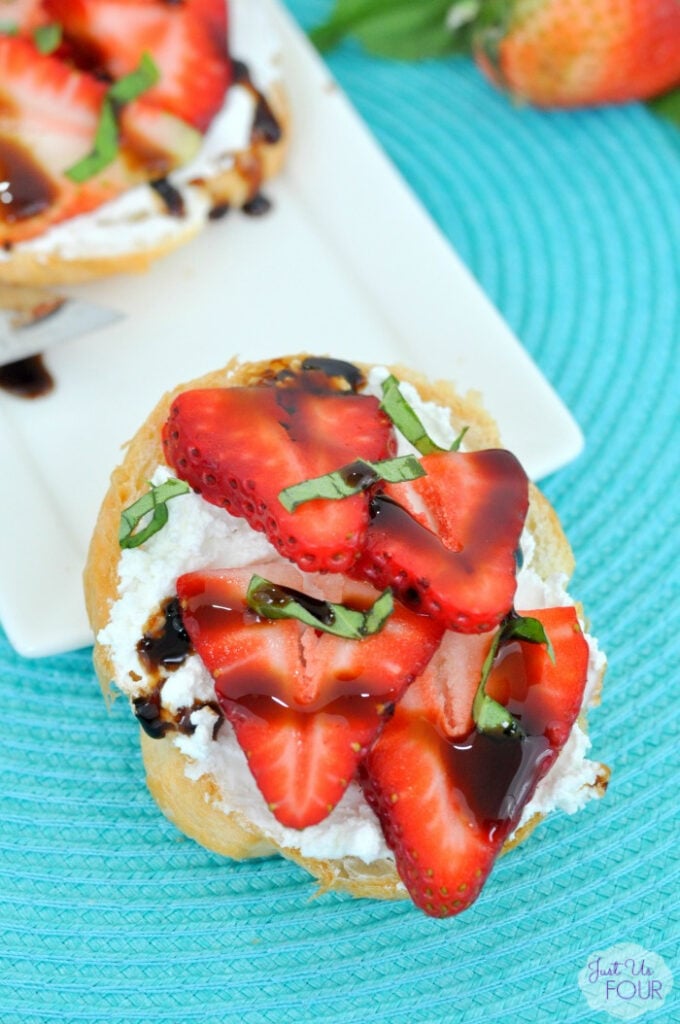 Strawberry Goat Cheese Crostini