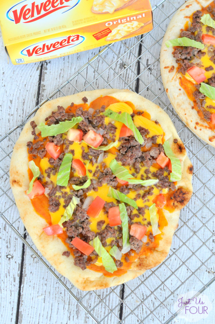 Grilled cheeseburger pizza is the perfect burger replacement that still gives you all the flavors of a summer bbq!