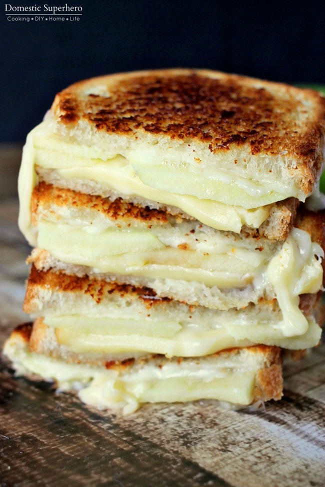 Apple & Gouda Grilled Cheese 