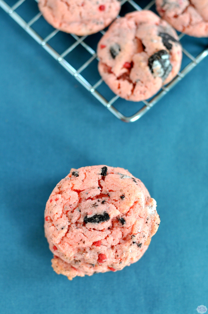 Strawberry Oreo Cake Mix Cookies