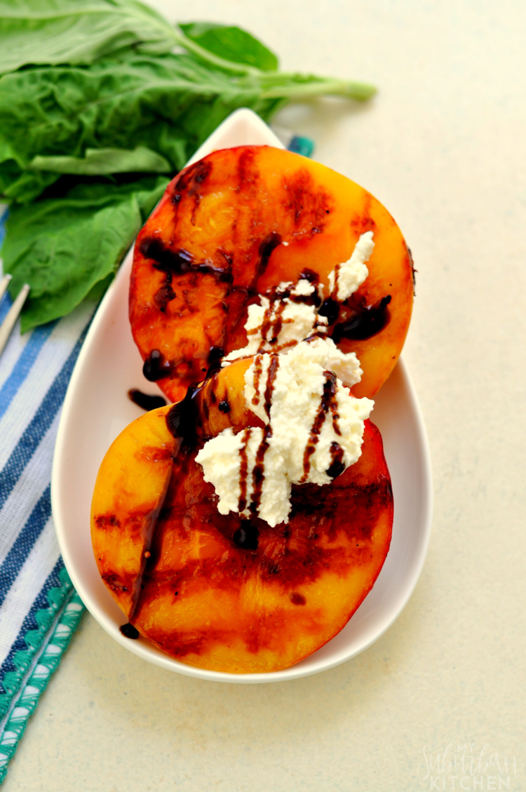 Grilled Peaches with Ricotta and Balsamic Glaze