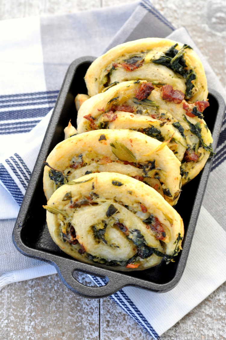Bacon Spinach Pizza Roll Ups