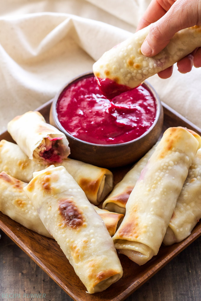 05-recipe-runner-turkey-cranberry-and-brie-egg-rolls1