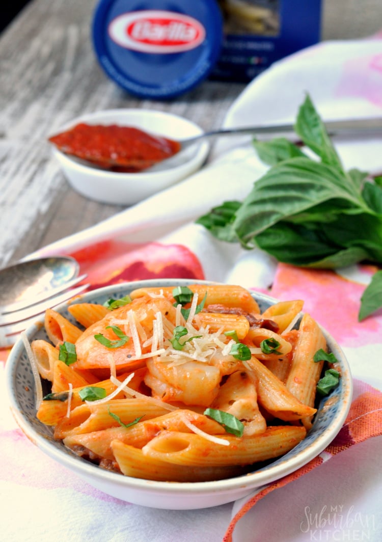 15 Minute Tomato Basil Mozzarella Pasta