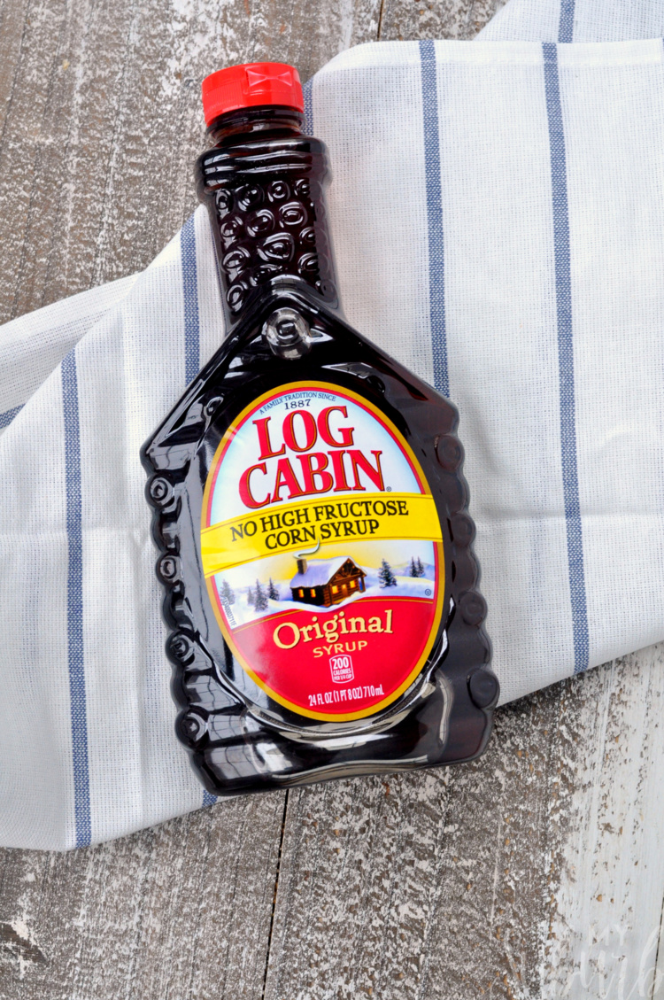Overhead photo of Log Cabin Pancake Syrup